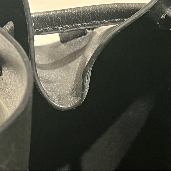 Matt and Nat GRACE VEGAN BUCKET BAG - APPLESKIN™ - Picture 12 of 12